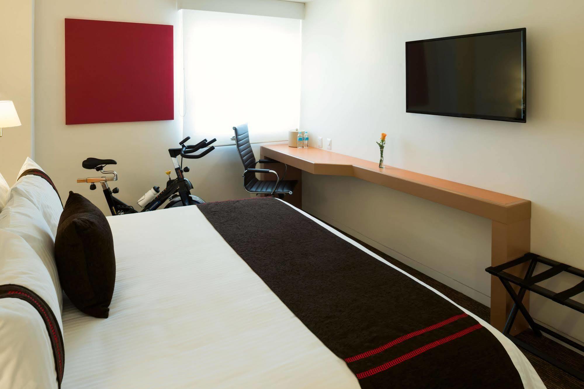 Mision Express Queretaro Hotel Eksteriør billede