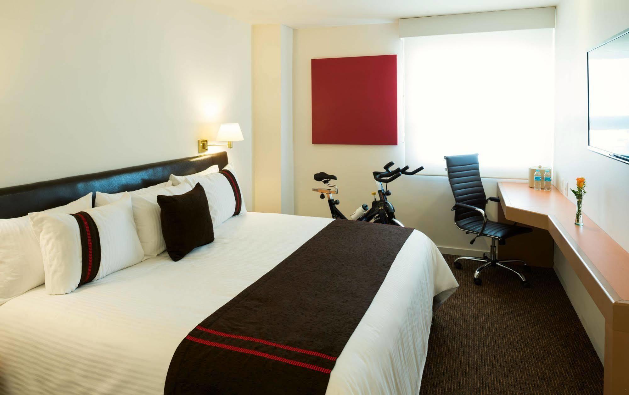 Mision Express Queretaro Hotel Eksteriør billede