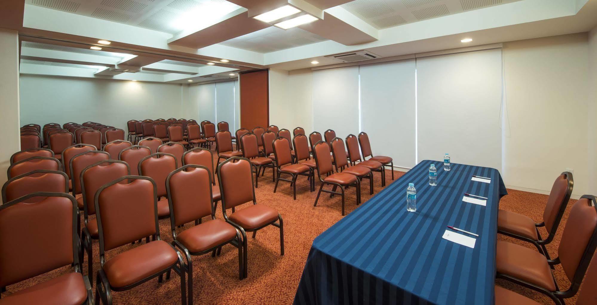 Mision Express Queretaro Hotel Eksteriør billede