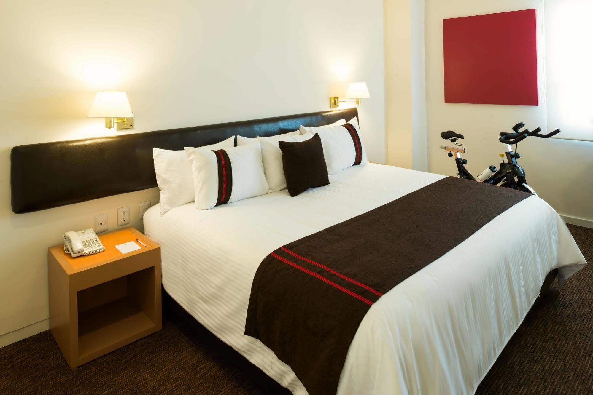 Mision Express Queretaro Hotel Eksteriør billede